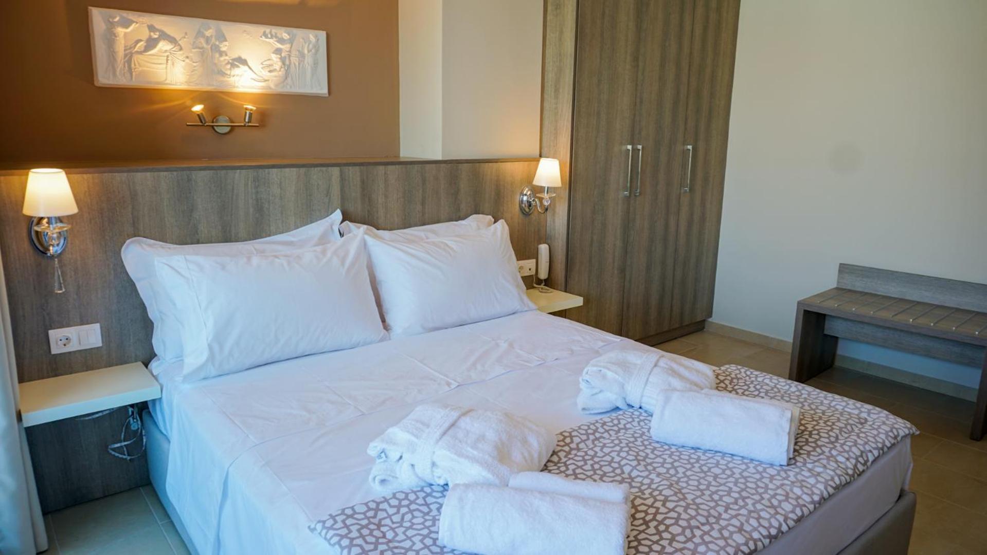 Agnes Deluxe Hotel Pefkochori Room photo